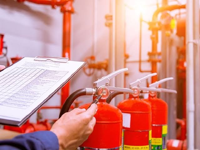छत्तीसगढ़ में बड़ा फैसला: अब हर ऊंची बिल्डिंग में होगा Fire Safety Officer, नियम तोड़े तो सीलिंग तक की कार्रवाई