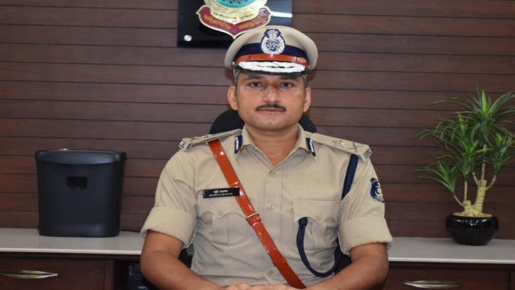 CG BREAKING : छत्तीसगढ़ पुलिस प्रशासन में बड़ा बदलाव, IPS बद्रीनारायण मीणा बने बस्तर रेंज आईजी