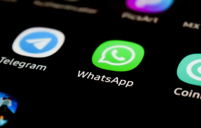 WhatsApp ला रहा बड़ा अपडेट: अब प्रोफाइल फोटो पर दिखेगा ग्रीन डॉट, बैकअप मैनेज करना होगा आसान
