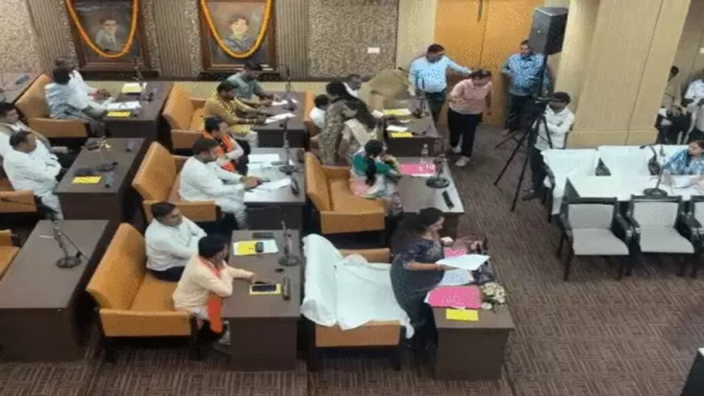 CG Civic News : निगम की सामान्य सभा में बारिश बनी मुद्दा, 3000 करोड़ के बजट पर विपक्ष ने सरकार को घेरा