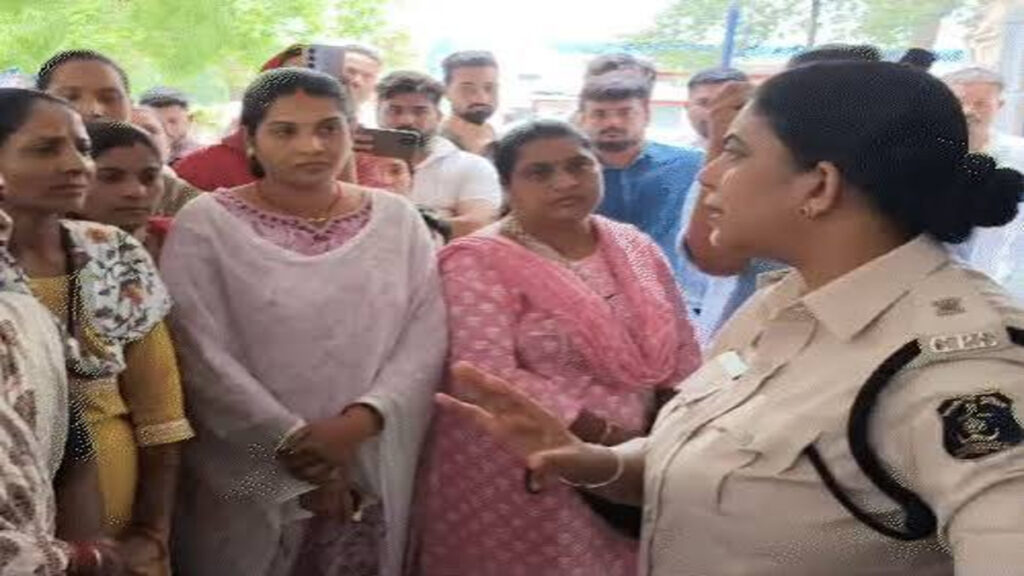 CG Crime News : छत्तीसगढ़ में सनसनीखेज मामला’ चोरी के शक में युवती ने लगाया मौत को गले, संचालक के खिलाफ केस दर्ज