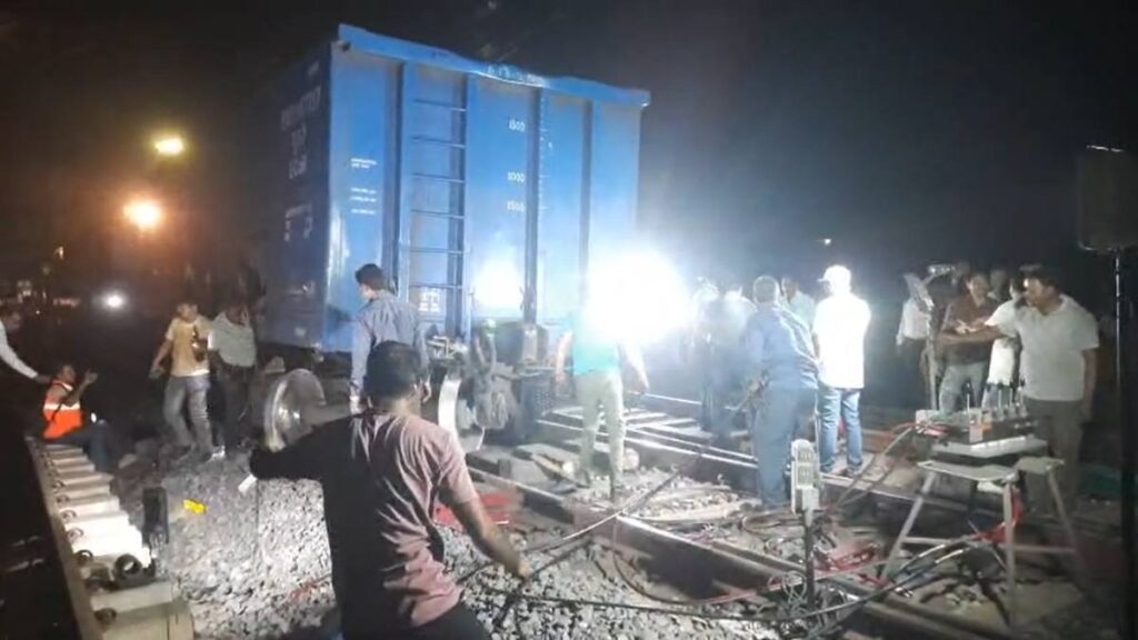 Railway News : बिलासपुर रेल मंडल में फिर बड़ा हादसा, मालगाड़ी का वैगन पटरी से उतरा