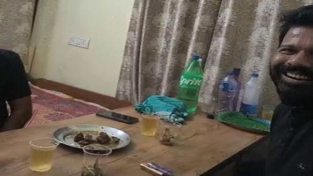 CG NEWS : अस्पताल बना पार्टी स्पॉट’ शराब और चिकन के साथ कर्मचारियों का वीडियो वायरल, जांच की मांग तेज
