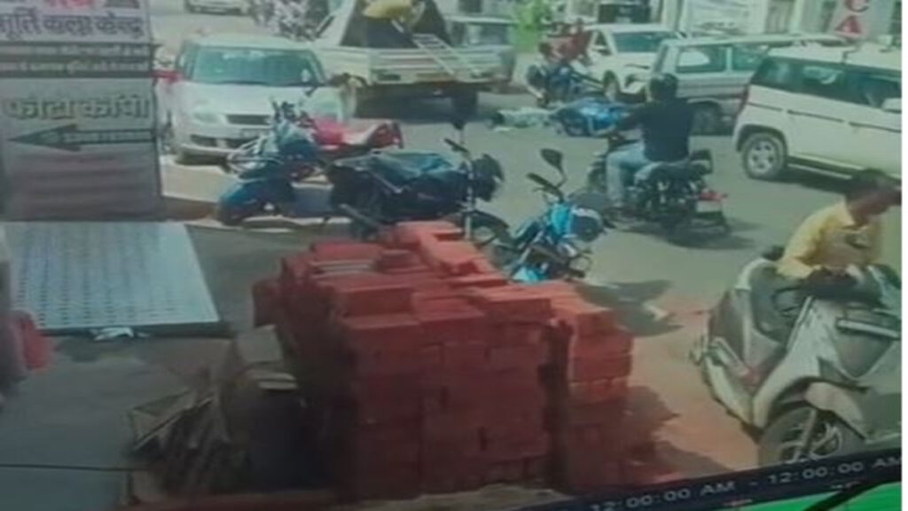 CG Accident News : बस्तर, दंतेवाड़ा और मनेन्द्रगढ़ में दर्दनाक सड़क हादसे, तीन लोगों की मौत, कई घायल