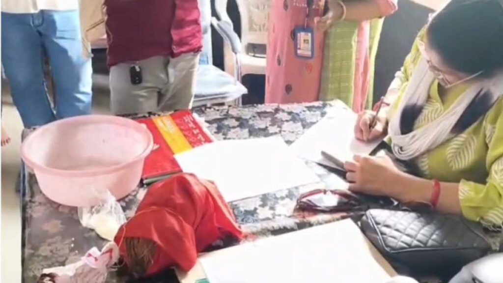 CG School News : बच्चों के सामने तंत्र-मंत्र का प्रदर्शन पड़ा भारी, स्कूल प्रशासन पर शिक्षा विभाग का एक्शन, DEO ने भेजा नोटिस