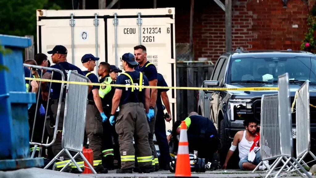 Toronto Shooting : टोरंटो फेस्टिवल में गोलियों से दहशत, 2 की जान गई, 4 घायल; जांच जारी Shooting at a street festival in Toronto