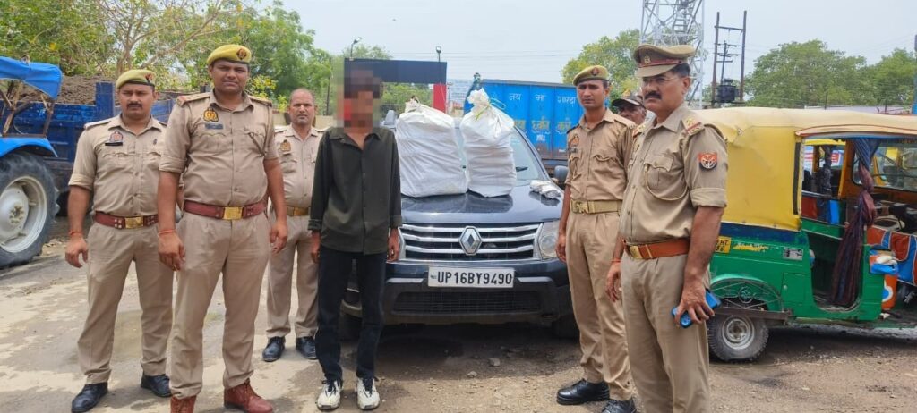 फर्जी नंबर प्लेट वाली कार से 24.8 किलो गांजा बरामद, बिहार का तस्कर गिरफ्तार