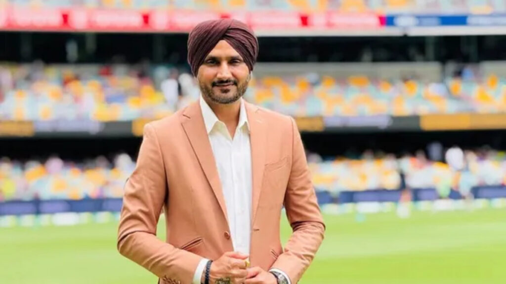Harbhajan Singh: टेस्ट में 300 रन क्यों नहीं बना पा रहे बल्लेबाज? हरभजन सिंह ने T20 क्रिकेट को बताया बड़ी वजह