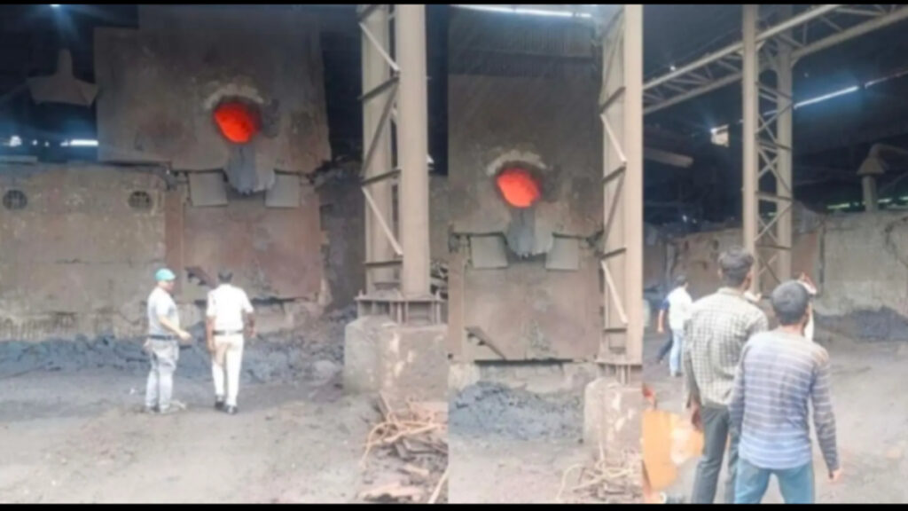 CG Industrial Accident : मां शिवा प्लांट हादसे में बढ़ा मौत का आंकड़ा, उपचार के दौरान दो श्रमिकों ने तोड़ा दम, तीन की हालत पर निगरानी