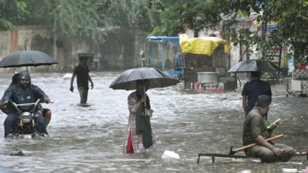 Heavy Rain in India : केरल में 6 की मौत, शिवमोग्गा में पूरा परिवार लैंडस्लाइड की चपेट में