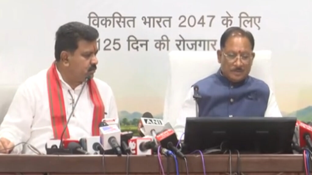 LIVE : मुख्यमंत्री विष्णुदेव साय का बड़ा बयान: नई ग्रामीण रोजगार योजना से बदलेगी गांवों की तस्वीर