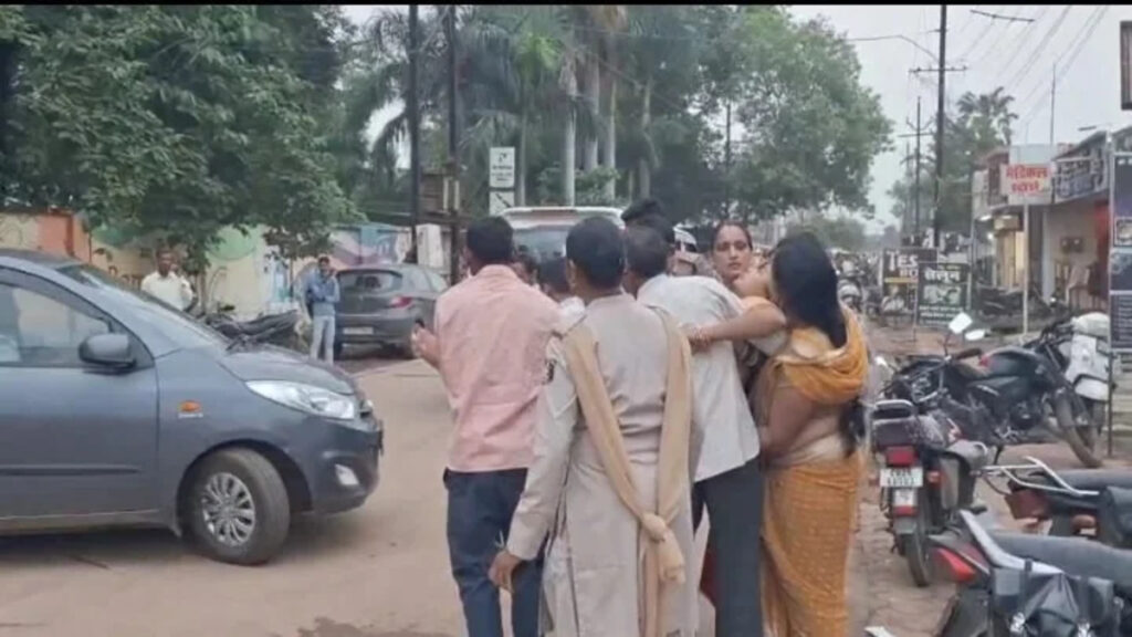 CG NEWS : छत्तीसगढ़ में पुलिस की बड़ी चूक’ मृत समझकर महिला को कमरे में किया बंद, दो घंटे बाद खुला हैरान करने वाला राज