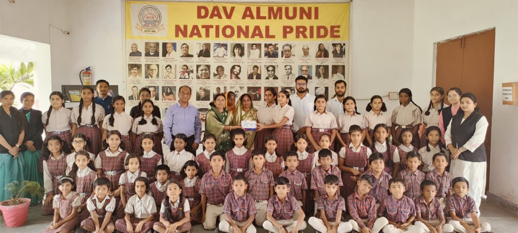 डीएवी, पतरातु के बच्चों ने देश के जवानों के नाम भेजी राखियाँ