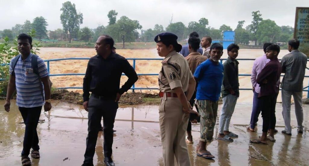 भारी वर्षा के बीच प्रशासन अलर्ट, जलस्रोतों और पुल-पुलिया पर रखी जा रही सतत निगरानी