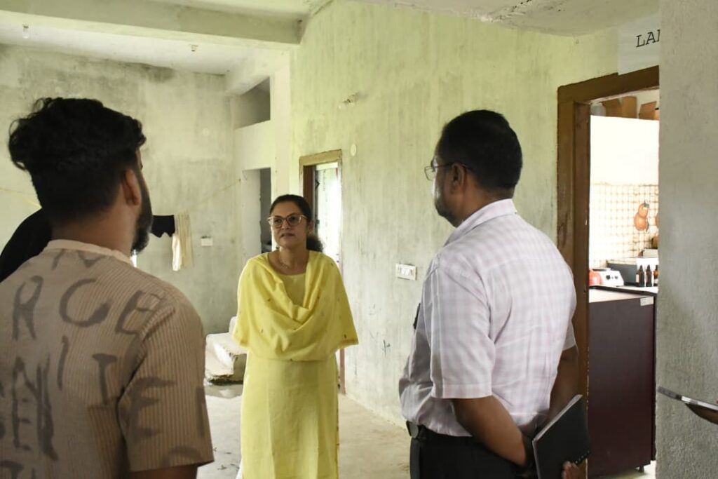 मिल्क चिलिंग सेंटर को बनाया जाए आजीविका का मजबूत माध्यम -कलेक्टर श्रीमती त्रिपाठी