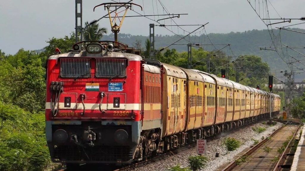 CG Railway News : छत्तीसगढ़ में 10 ट्रेनों की टाइमिंग में बदलाव, सफर से पहले जरूर चेक करें नया समय